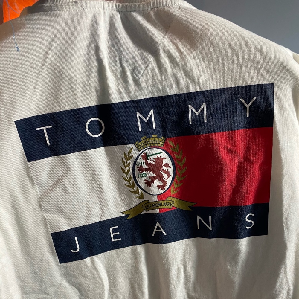 Tommy Hilfiger vintage t-shirt size M